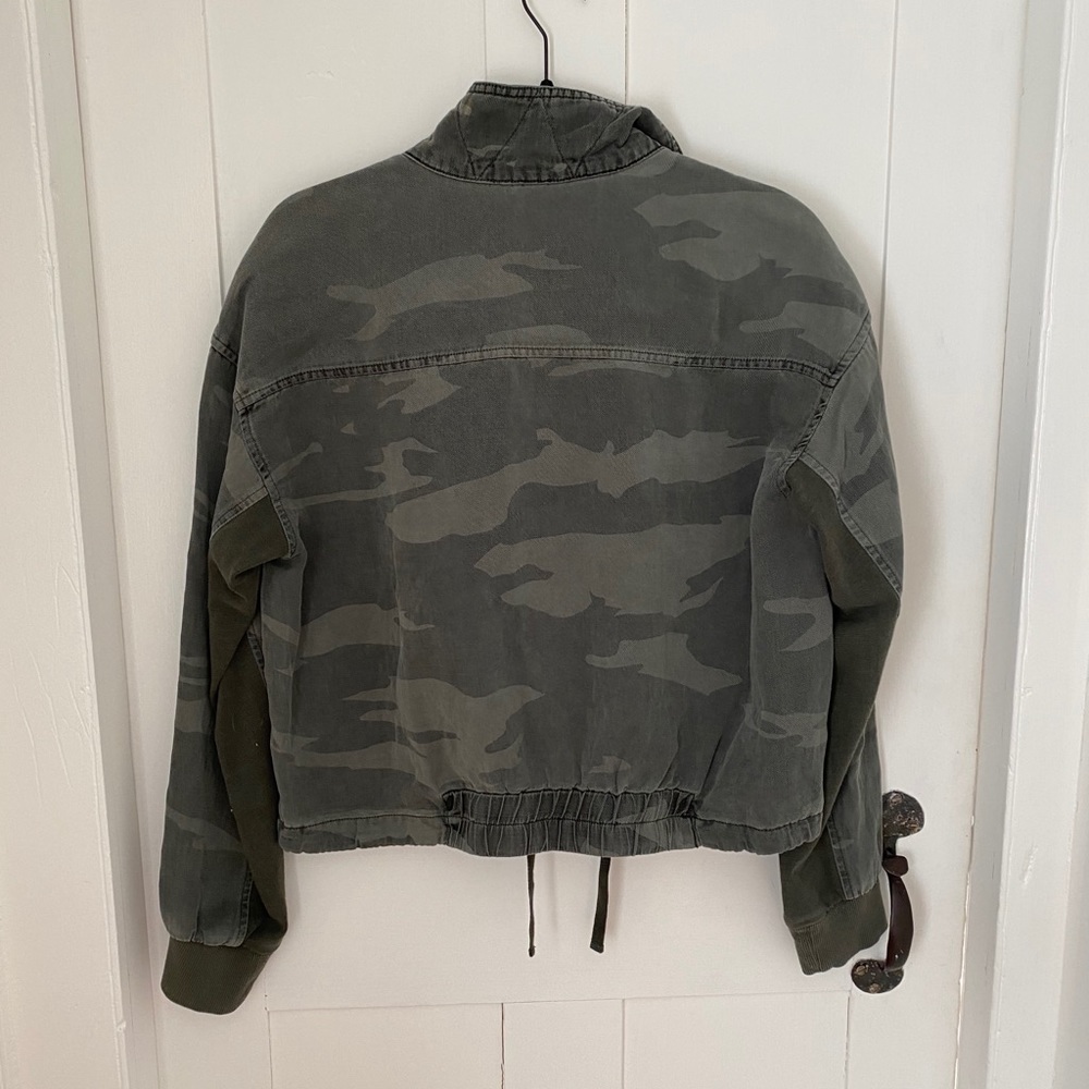 Splendid Camo Jacket Size Medium - image 3